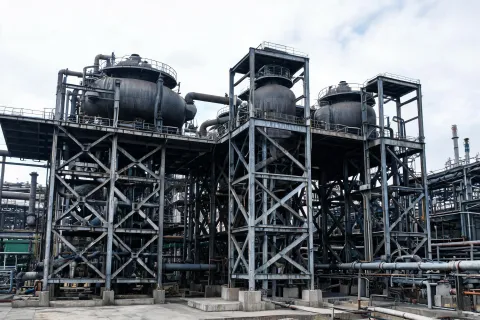 Industrial plant process vessel steel supports