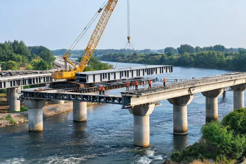 Highway bridge plate girder installation